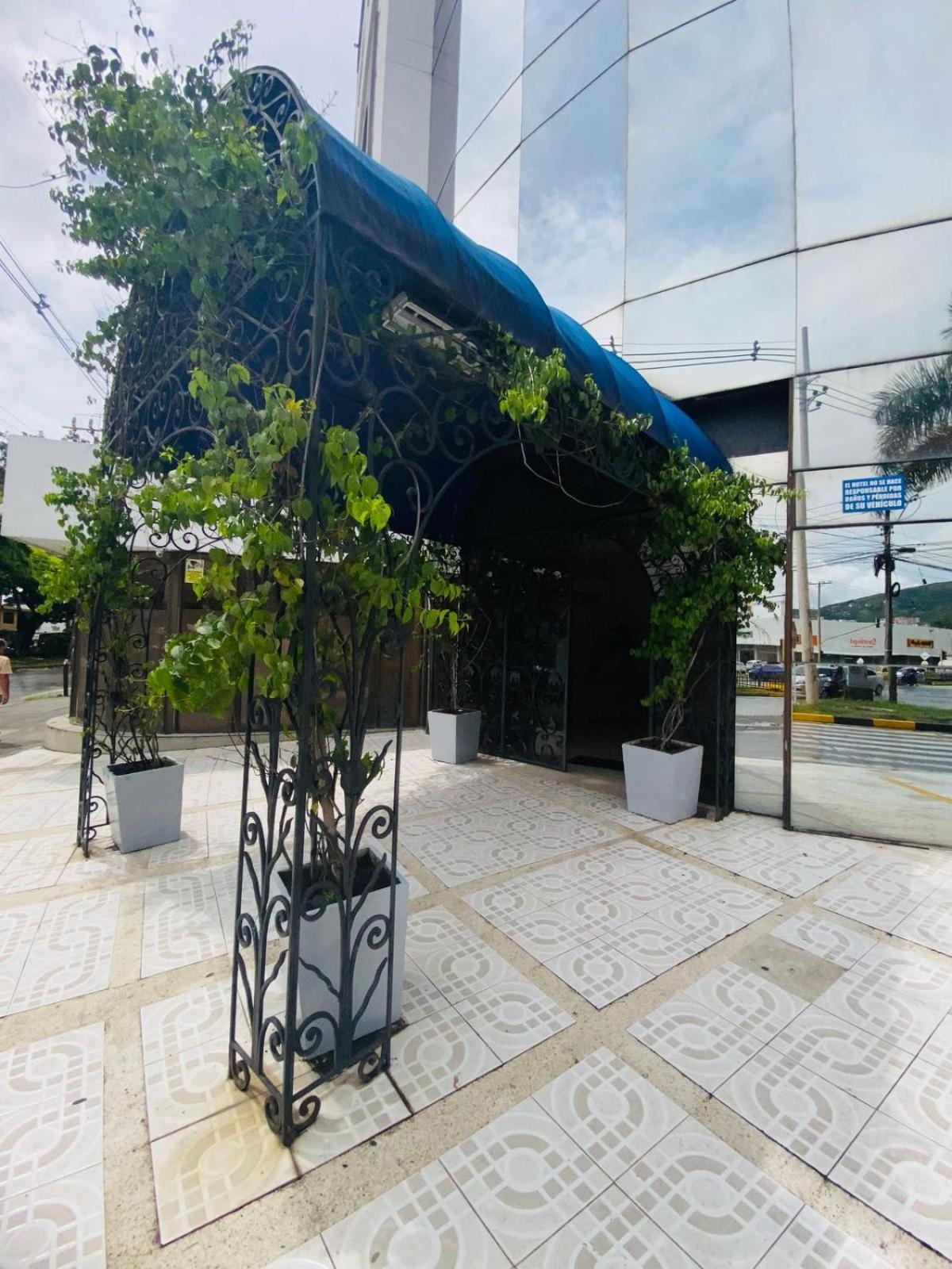 新都广场卡利酒店 外观 照片